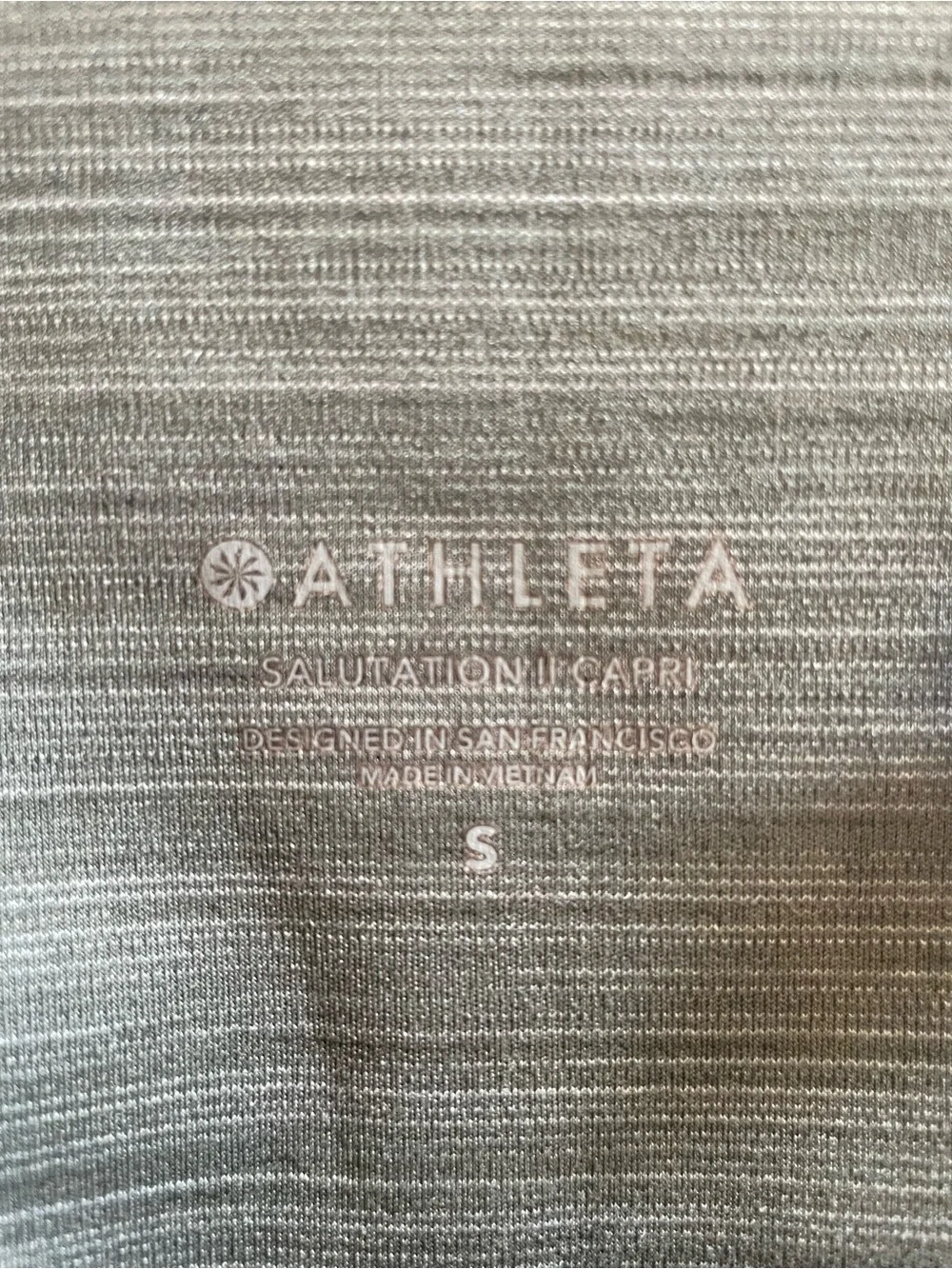ATHLETA Salutation Capri Leggings w/Side Pockets, Heathered Olive Green, SMALL